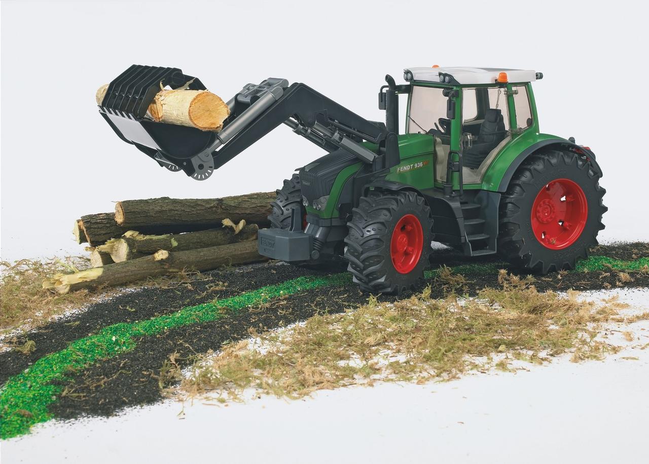 Bruder FENDT 936 VARIO mit Frontlader